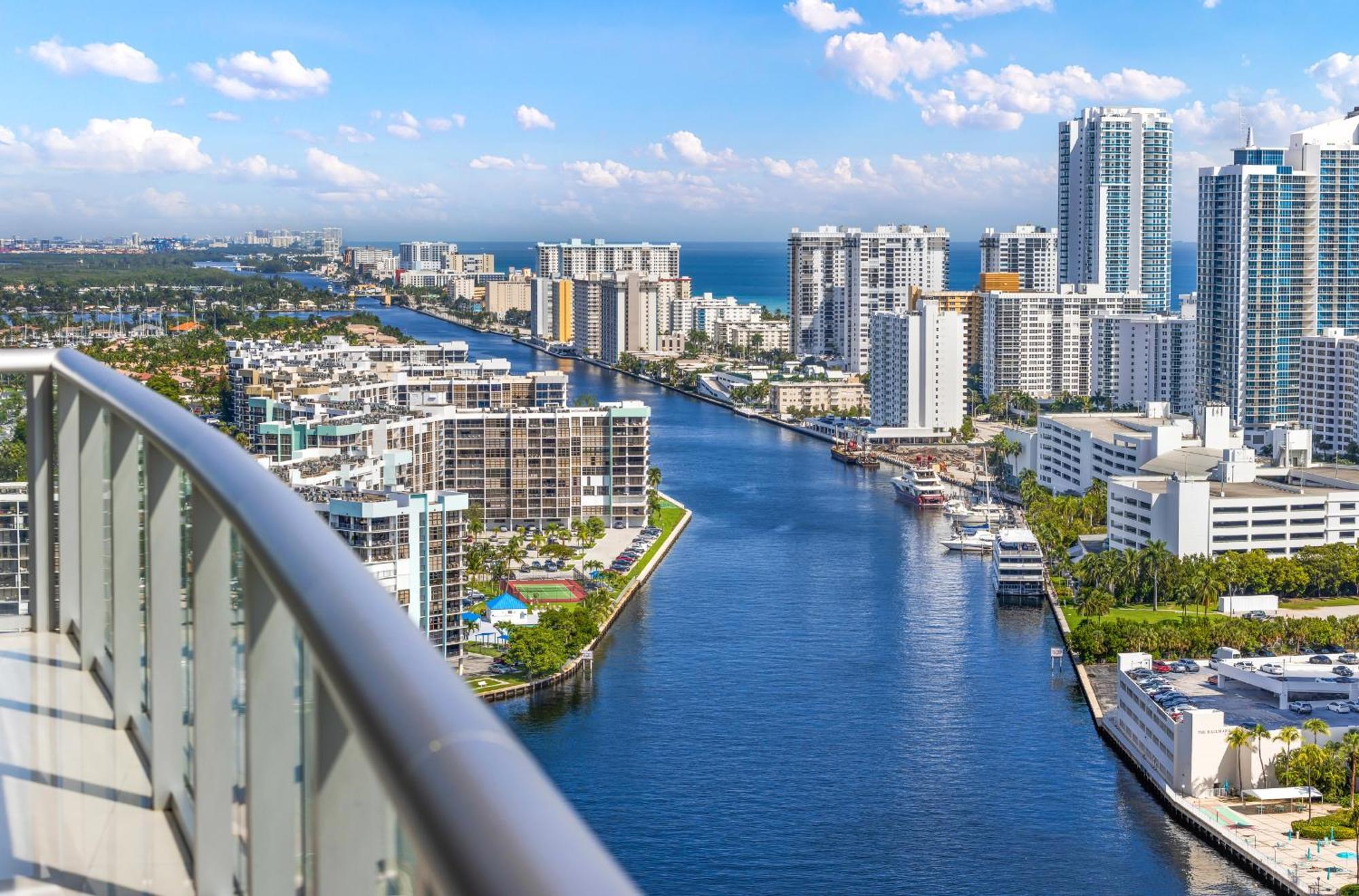 Resort-Style Living With Direct Ocean Views - 3Br Beauty Hallandale Beach Eksteriør billede