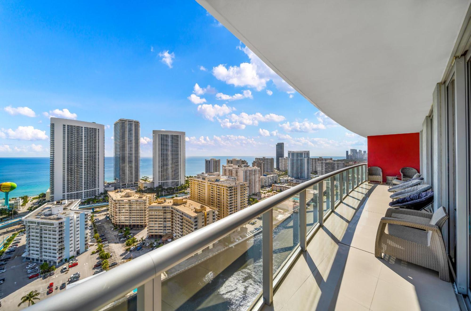 Resort-Style Living With Direct Ocean Views - 3Br Beauty Hallandale Beach Eksteriør billede