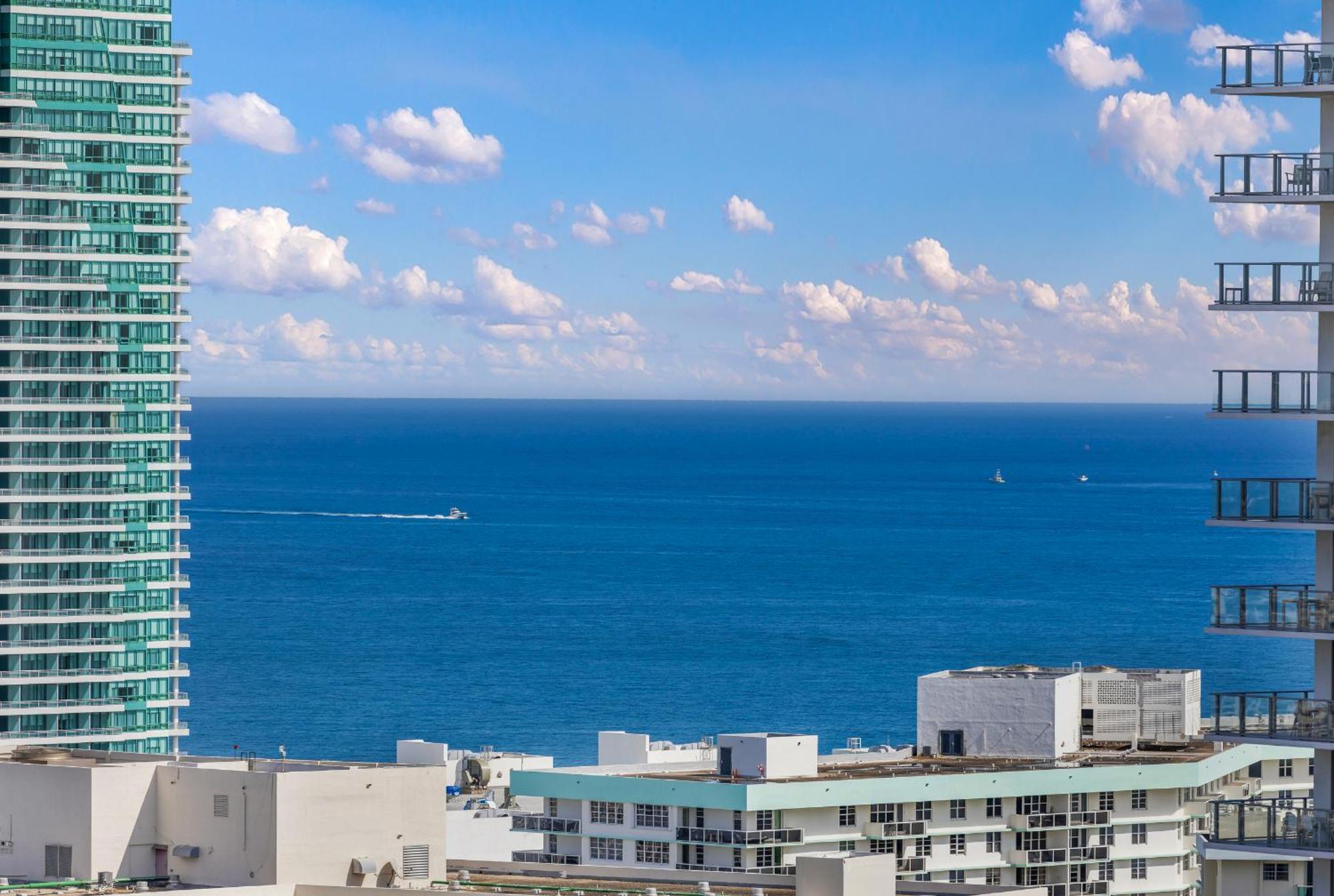 Resort-Style Living With Direct Ocean Views - 3Br Beauty Hallandale Beach Eksteriør billede