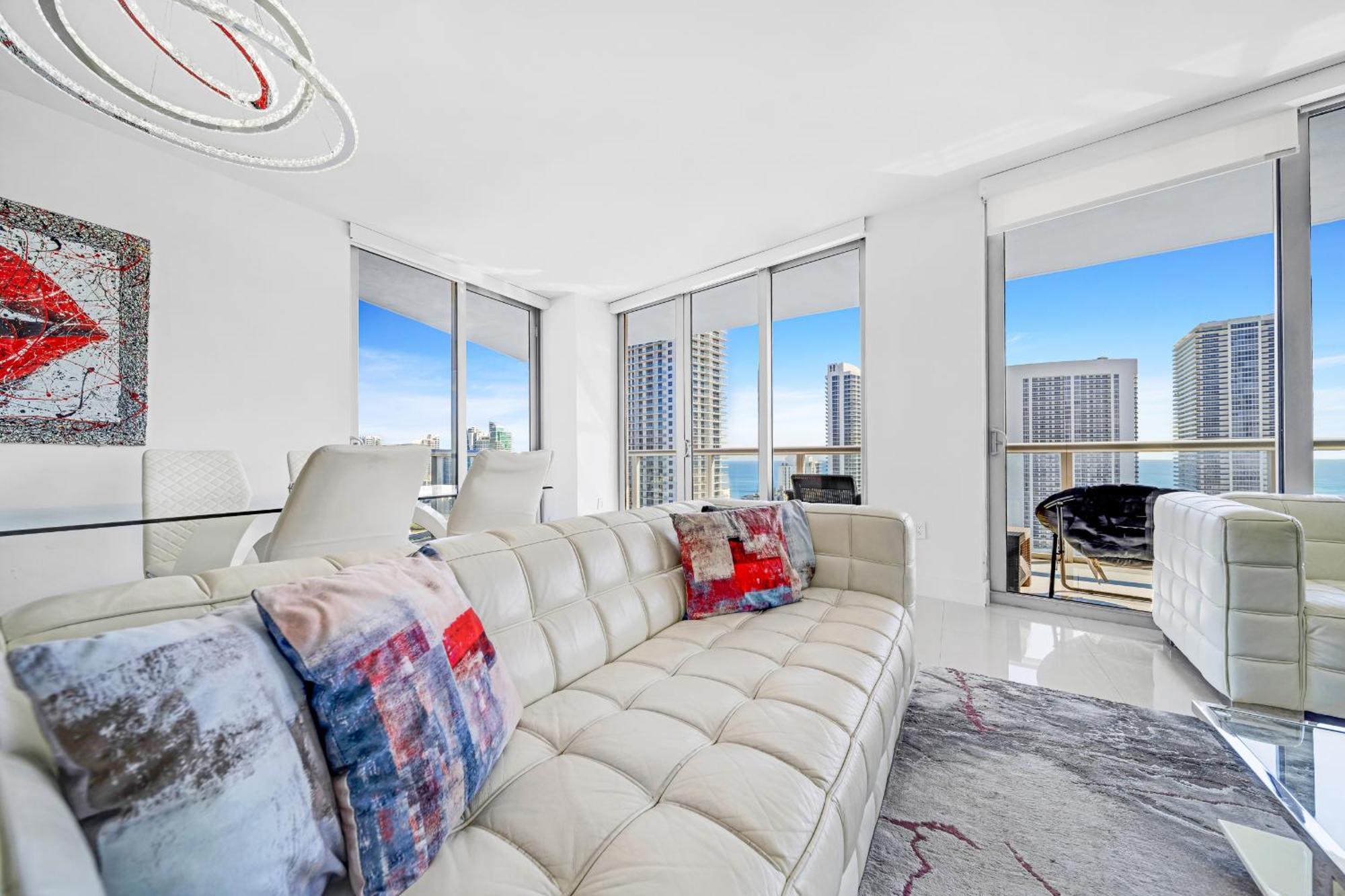 Resort-Style Living With Direct Ocean Views - 3Br Beauty Hallandale Beach Eksteriør billede