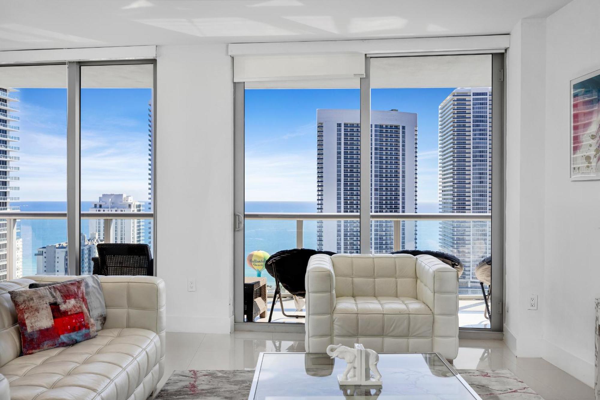 Resort-Style Living With Direct Ocean Views - 3Br Beauty Hallandale Beach Eksteriør billede