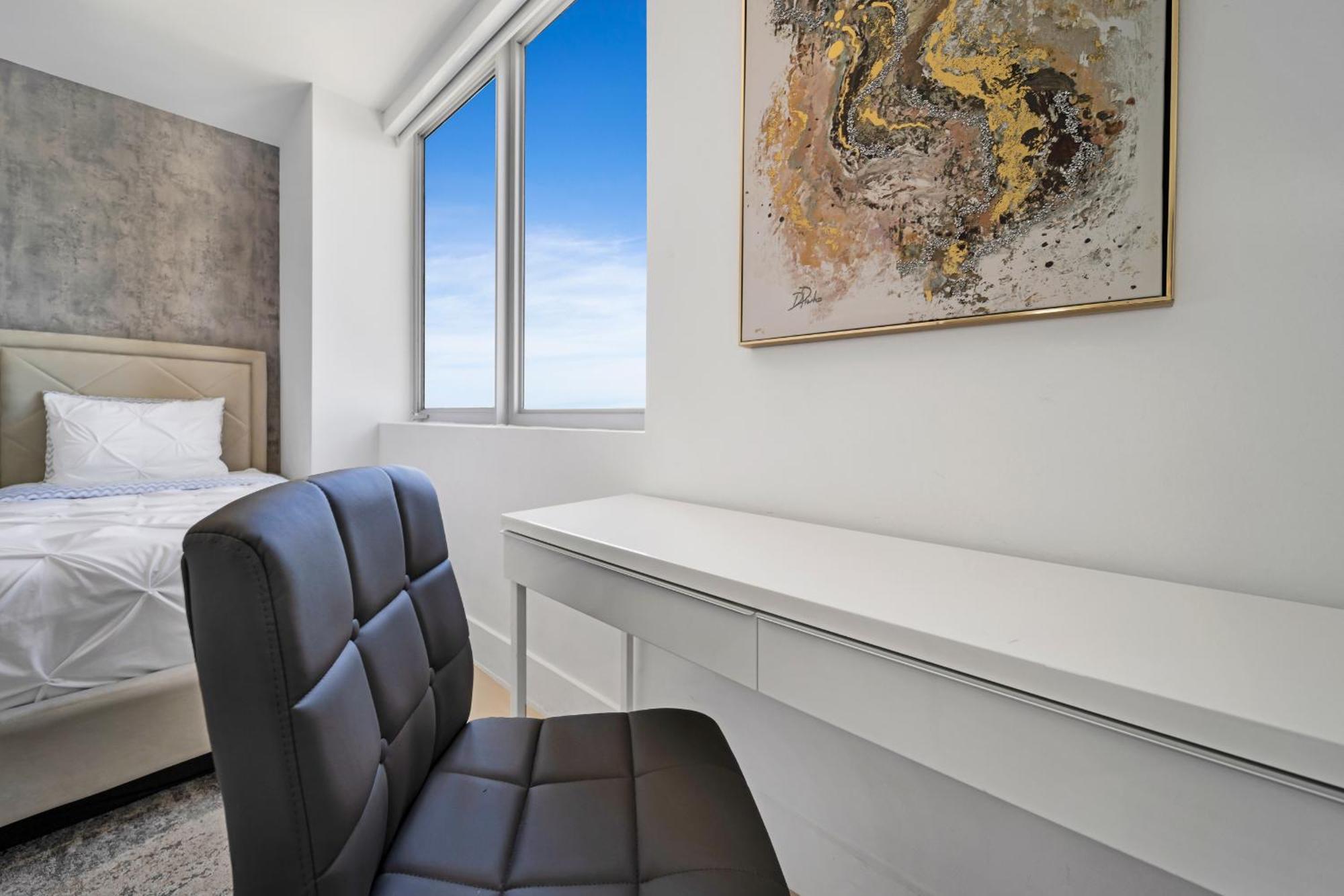 Resort-Style Living With Direct Ocean Views - 3Br Beauty Hallandale Beach Eksteriør billede
