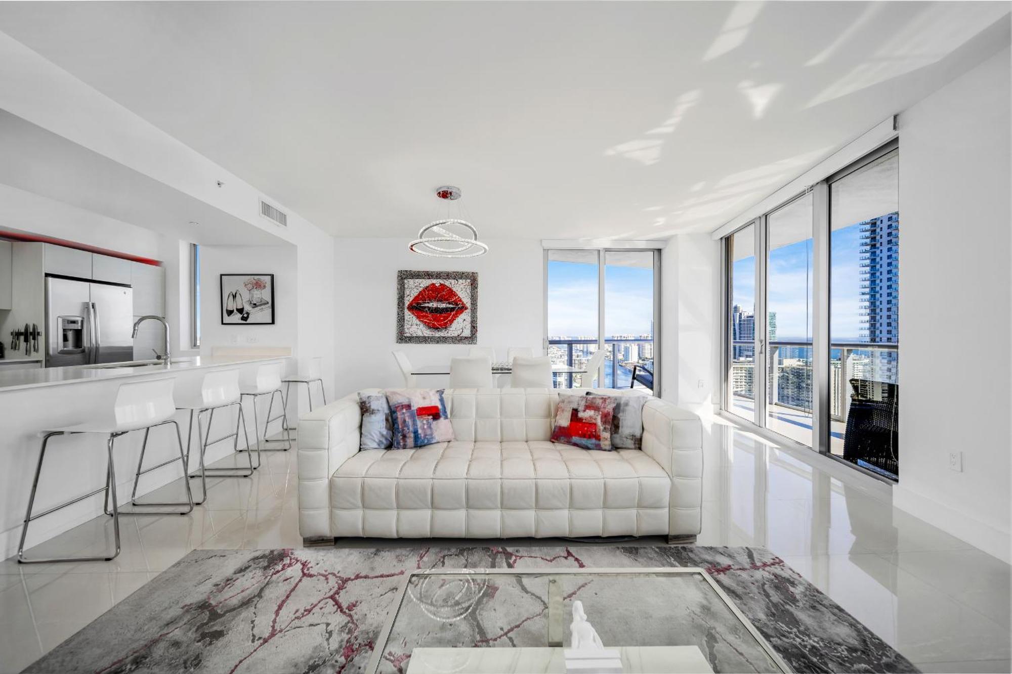 Resort-Style Living With Direct Ocean Views - 3Br Beauty Hallandale Beach Eksteriør billede