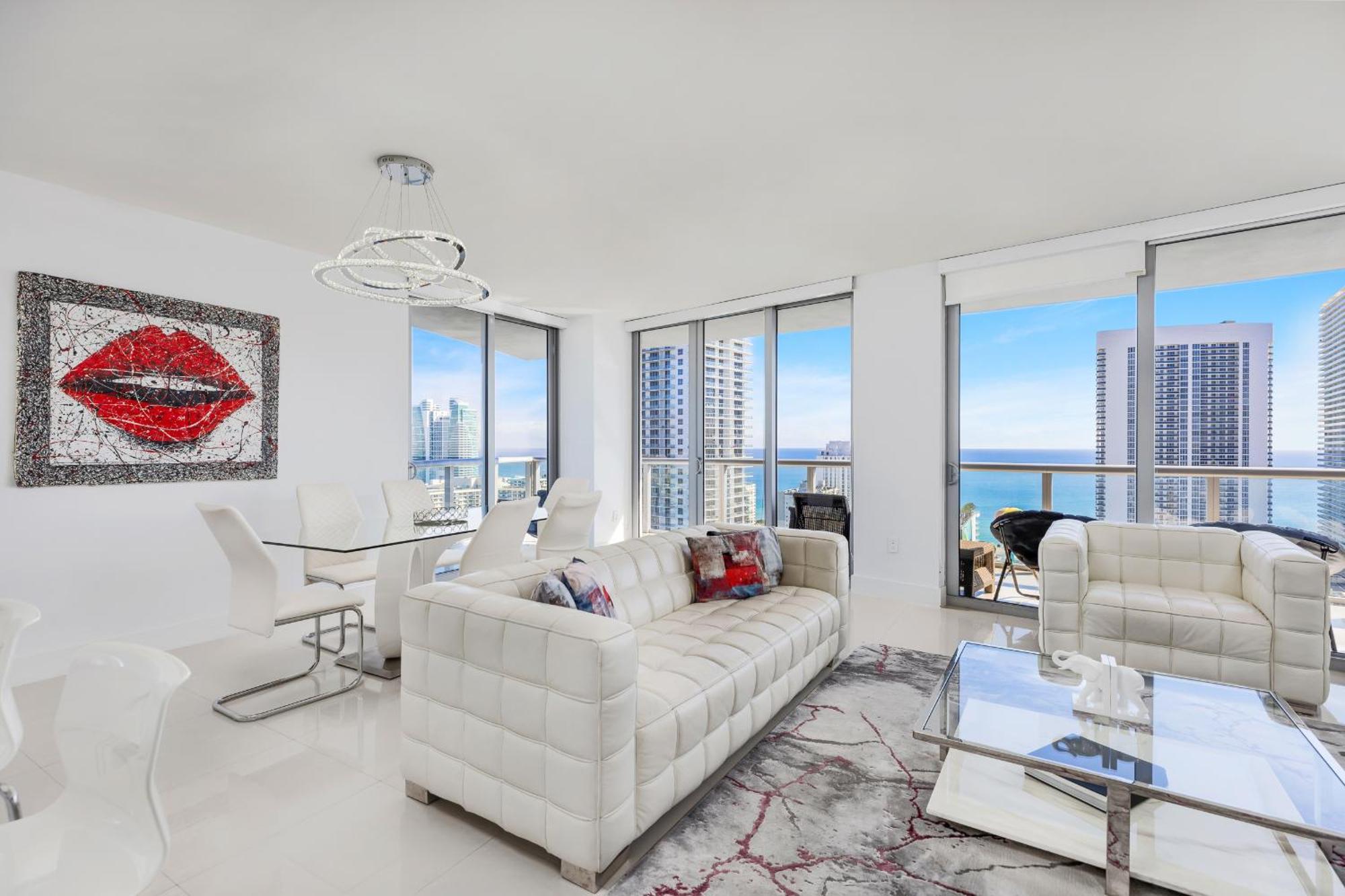 Resort-Style Living With Direct Ocean Views - 3Br Beauty Hallandale Beach Eksteriør billede