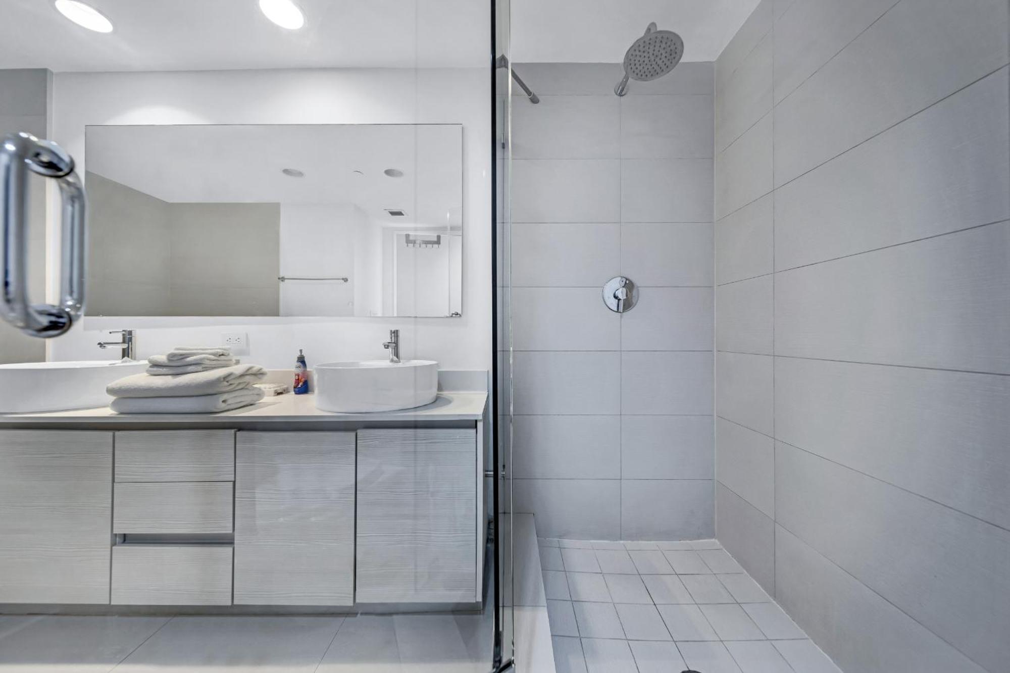 Resort-Style Living With Direct Ocean Views - 3Br Beauty Hallandale Beach Eksteriør billede