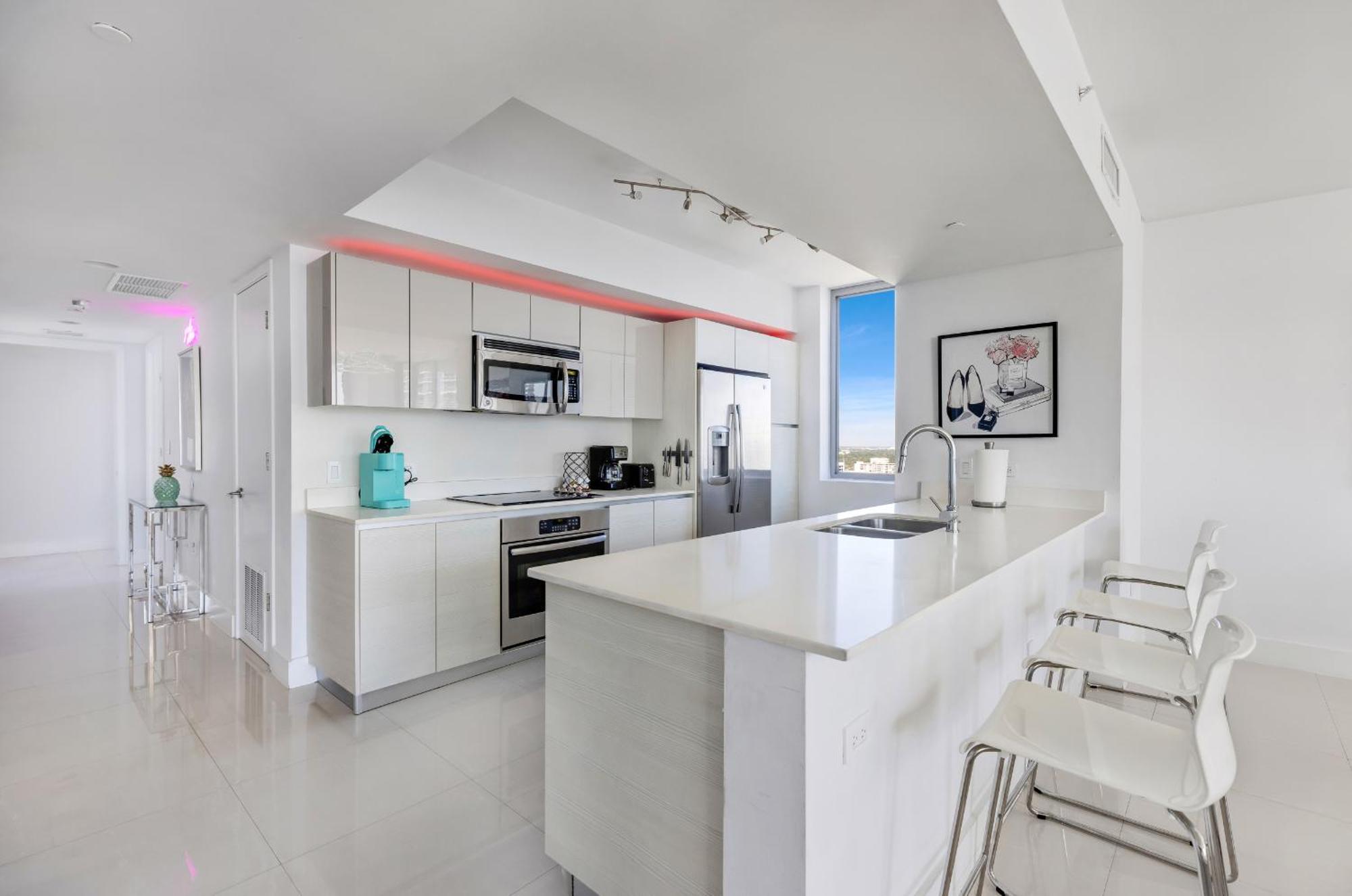 Resort-Style Living With Direct Ocean Views - 3Br Beauty Hallandale Beach Eksteriør billede
