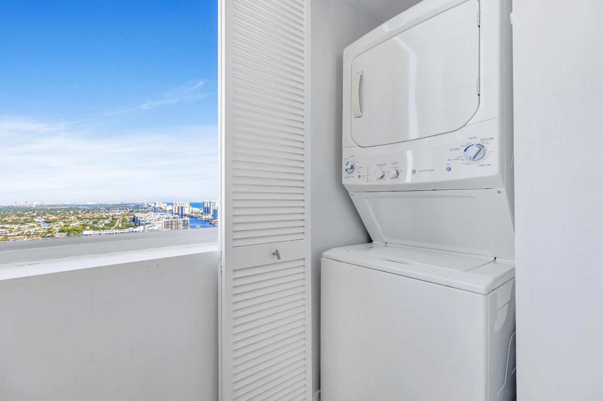 Resort-Style Living With Direct Ocean Views - 3Br Beauty Hallandale Beach Eksteriør billede